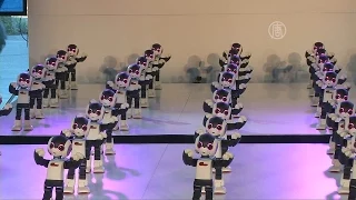 100 роботов исполнили синхронный танец (новости)