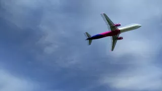 Wizz Air A321 low flyover in Budapest 1 May 2018, Nagyfutam