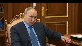 Владимир Путин провел рабочую встречу с врио губернатора Хабаровского края