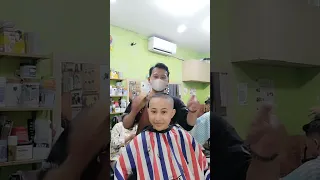 Mau panjang atau Botak Kaka nya tetep Manis guys,minta potong rambut Buzz cut guys!...