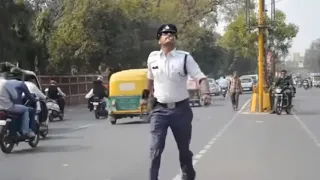 India Is this MOONWALKING traffic cop the next Michael Jackson