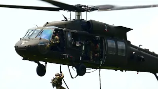 Blackhawk Helicopter Fast Ropes 101st Airborne Infantry