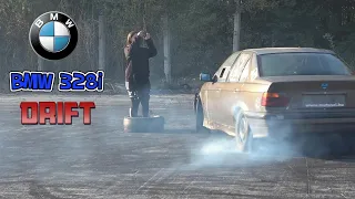 BMW E36 328i - drift around girl