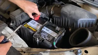 Change or charge battery Honda Odyssey