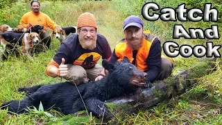 Catch and Cook BLACK BEAR using DOGS / Wilderness Living Challenge S04E01 Survival Challenge