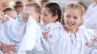 Červené jabĺčko (Slovak folk song)