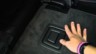 2nd row operation and 3rd row power seat access in the 2017 Audi Q7