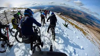 Macavalanche - crashes + overtakes on Nevis Range ski slopes to blue trails. Scotland’s Megavalanche