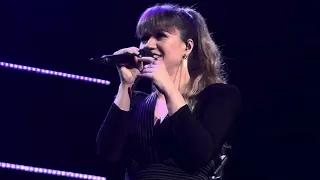 Kelly Clarkson performs My Life Would Suck Without You in Atlantic City, NJ on 5/10/24.