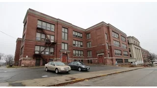 MY ABANDONED HOMETOWN MIDDLE SCHOOL (ft. ExploringwithJosh and John)