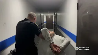 До смерті побив орендодавця, а тіло заховав під ліжко: в Одесі поліцейські затримали чоловіка