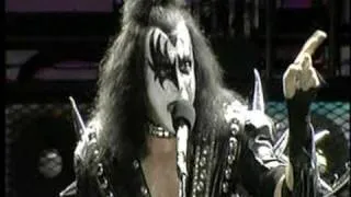 KISS Symphony: Alive IV (5) - Act One: Lick It Up - Calling Dr. Love