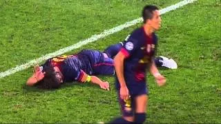 Puyol Se Rompe el Brazo - Puyol Breaks Arm HD