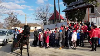 Mos Craciun a sosit la Parohia Daeni 25.12.2018 1/2