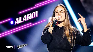 Lotte - 'Alarm' | The Blind Auditions | The Voice van Vlaanderen | VTM