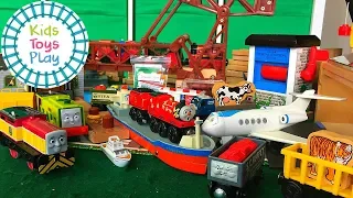 Totally Thomas Town Surprise Video! | Kids Toys Play