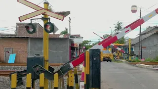 RUSAK? Palang Kereta Api Perlintasan KA Andong - Sruwoh Kutoarjo