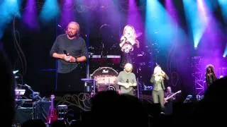 Barry Gibb - Islands in the Stream - Live in Concord 2014 - Pt 11 - with Beth Cohen