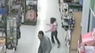 Girl Escapes from Alleged Kidnapper in Walmart: Caught on Tape | Good Morning America | ABC News