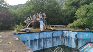 Abandoned swimming pool River Side