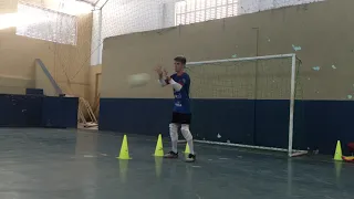 Treino específico de goleiros de futsal