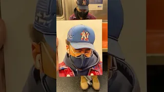 I painted a stranger’s portrait on the train in New York City! 😱