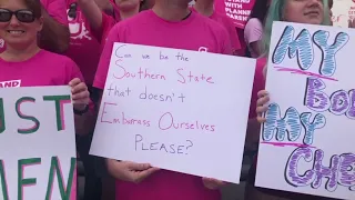 Protesters oppose new Louisiana abortion law