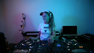 Nora En Pure @ home stream II