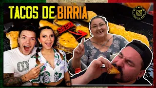 🇲🇽 REACCIONAMOS a LA CAPITAL 😲 MI SUEGRA PRUEBA mis TACOS de BIRRIA ft. @CygnusyRomantic