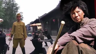 [Kung Fu Movie]Japanese soldiers arrest civilians, only to be instantly killed by a kung fu master.