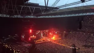 Amazing and emotional Fix you - Coldplay Live at Wembley Stadium - (19-06-16)