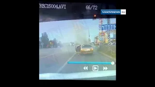 В Иванове около АЗС у ТРЦ Тополь загорелась машина