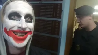 Джокер в здании вахитовского суда Казани. У приставов паника