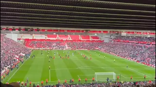 Liverpool fans sing 'Show them the way to go home' & Klopp song as Reds beat Everton 🔴💪