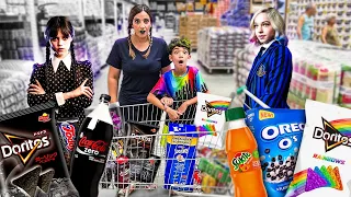 COMIDAS PRETAS DA WANDINHA VS COLORIDAS DA ENID NO SUPERMERCADO