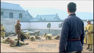 日軍少佐讓中國人鑽自己褲襠，怎料中國小夥一腳把他踢翻在地  ⚔️  抗日