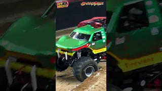 New Bright R/C 1:10 Snake Bite Lights, Sounds and Vapor! #shorts #monstertruck #bigfoot #rc4x4