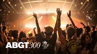 Above & Beyond feat. Marty Longstaff 'Flying By Candlelight' (Club Mix) (Live at #ABGT300) 4K