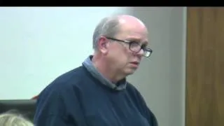 Convicted serial killer breaks down in court, apologizes
