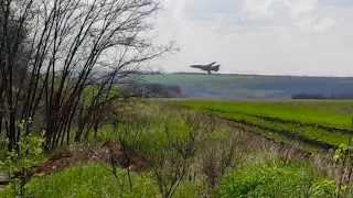 Ukrainian Su-24 Low Level Flyby