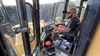 Caterpillar 990 Wheel Loader Loading Coal On Trucks - Mellidis SA