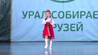 Песенка "Про следы" исполняет Ежикова Ариадна, 7 лет.