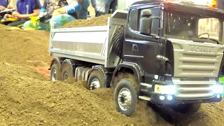 RC TRUCK´S STUCKING// HEAVY OVERLOADED RC TRUCKS// MUDDY RC CONSTRUCTION-SITE// BIG CAT RC DIGGER