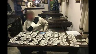 Киевской таможне в раздевалке взятки делят  ВИДЕО Дело таможенной кассы на 1 000 000$