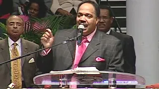 Pastor Willie J  Campbell "Just Wait Til This Fight Is Over" @ The 99th Holy Convocation (2006)