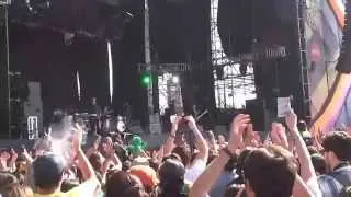 Johnny Marr - There Is a Light That Never  (The Smiths song) -  lollapalooza chile 2014 #lollacl