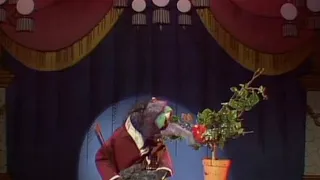 The Muppet Show - 102: Connie Stevens - Gonzo’s Stunt: Tomato Plant (1976)