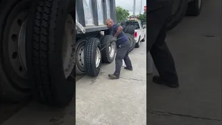 World’s fastest tire changer