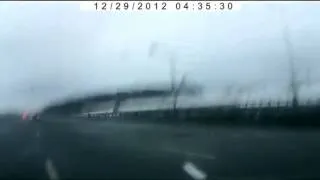 Car camera captures airliner crashing onto highway in Moscow 29/12/2012 (HD)