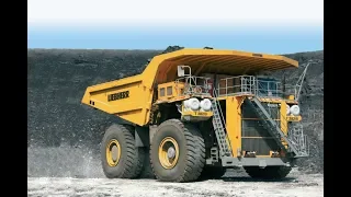 Самый массивный самосвал Liebherr T282B. Это карьерный самосвал весит 222 тонн.